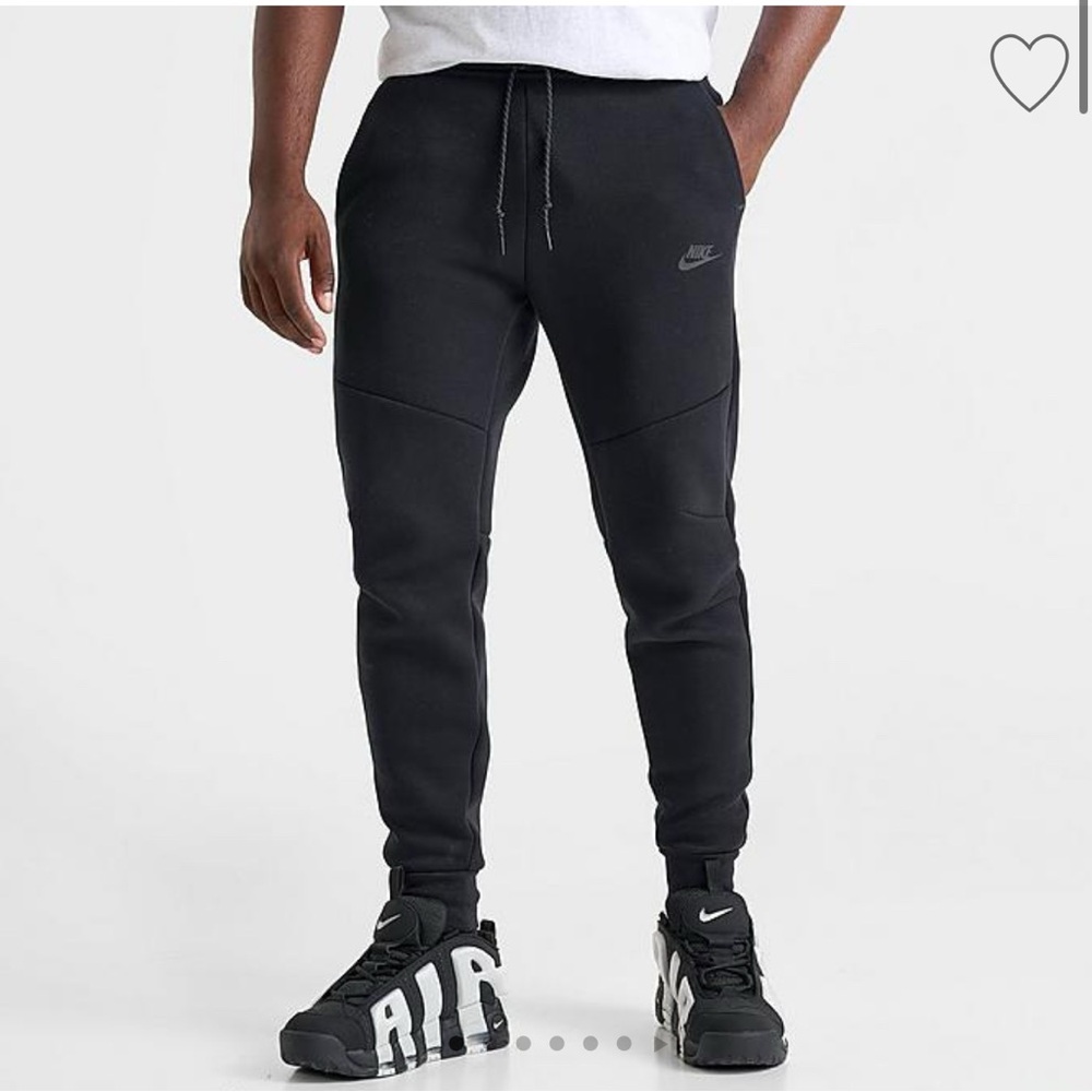 MEN'S NIKE TECH FLEECE JOGGER PANTS. Medium.